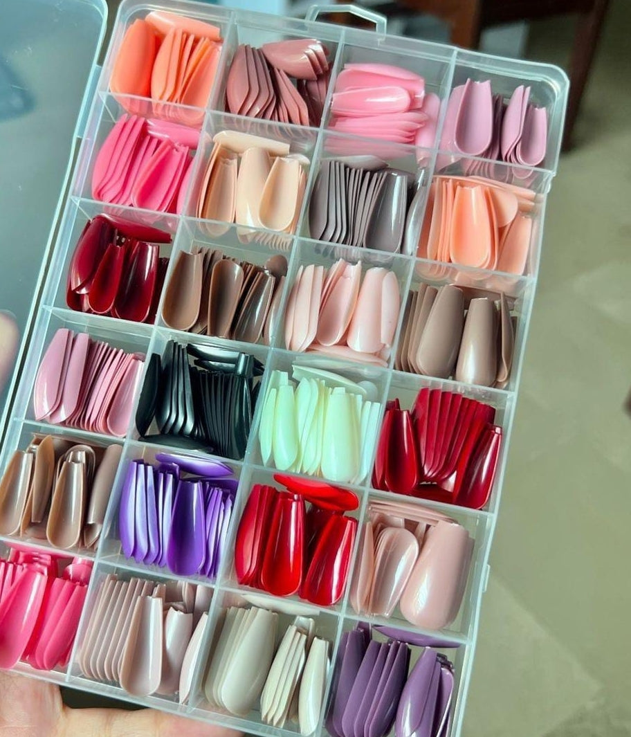 576 pcs nails with box reusable nails, 24 different colours with one glue and jelly sticker glue free, beautiful fake french nails
